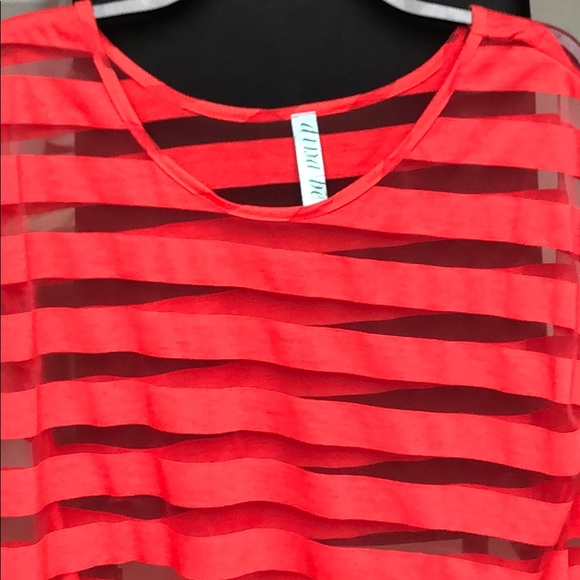 Red Top - Picture 2 of 3